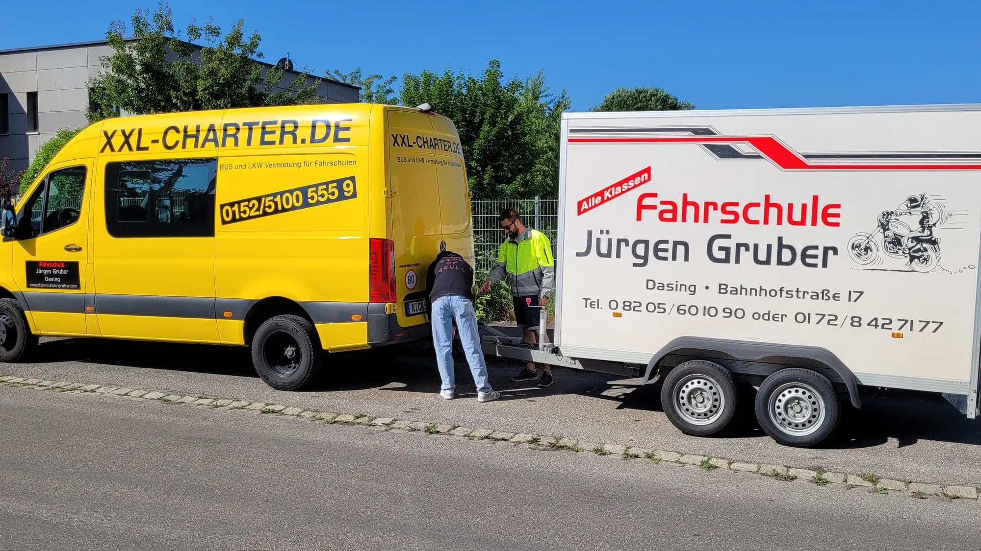 Abfahrtkontrolle am Schulungs-LKW